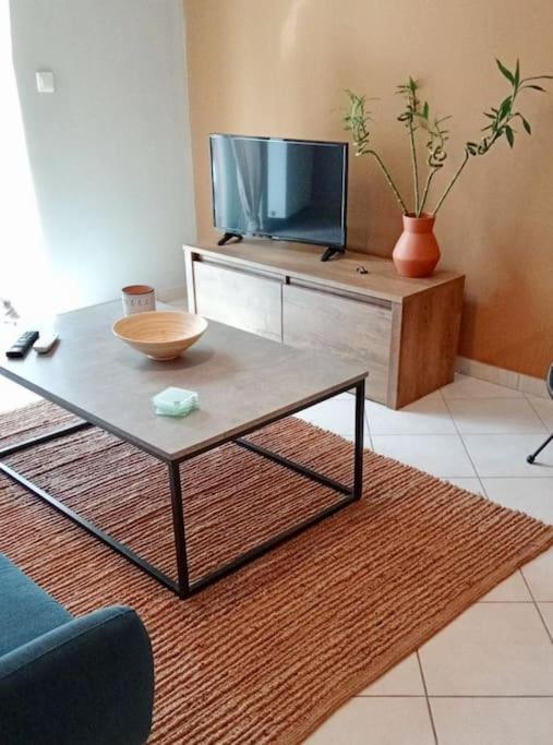 Central Artistic 2-Bedroom Apartment 79Sqm Tripoli Eksteriør billede